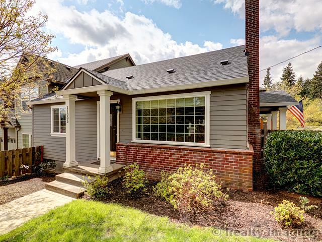 Property Photo: 11005 SW 35th Ave OR 97219