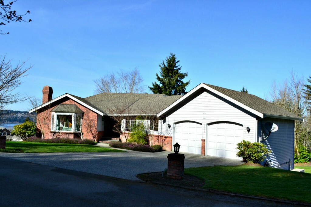 Property Photo:  19618 SE 15th Pl  WA 98075 