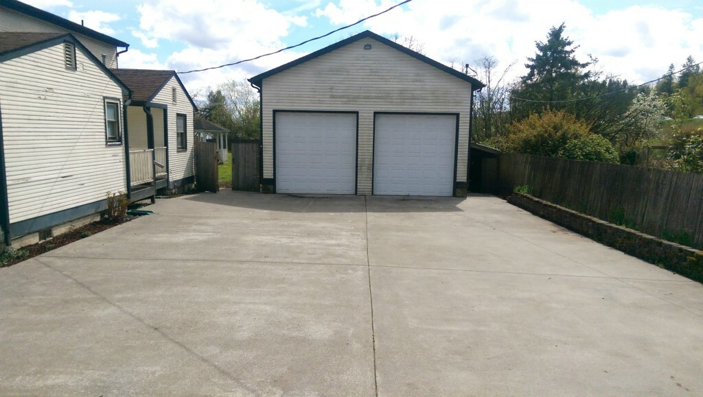 Property Photo:  32 1st Ave N  WA 98001 