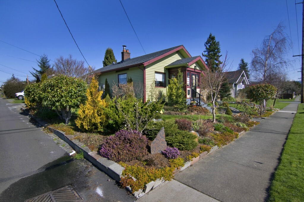 Property Photo: 413 Carolina St WA 98225