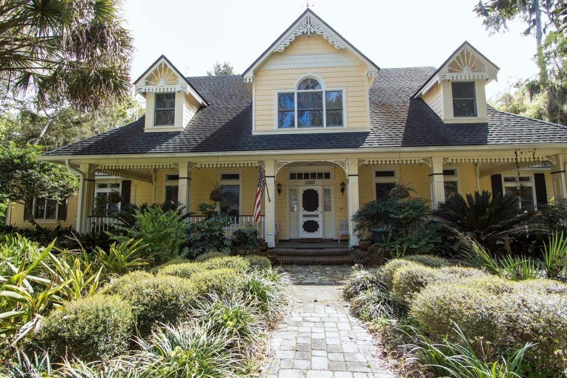 Property Photo: 1479 Scarlett Way FL 32003