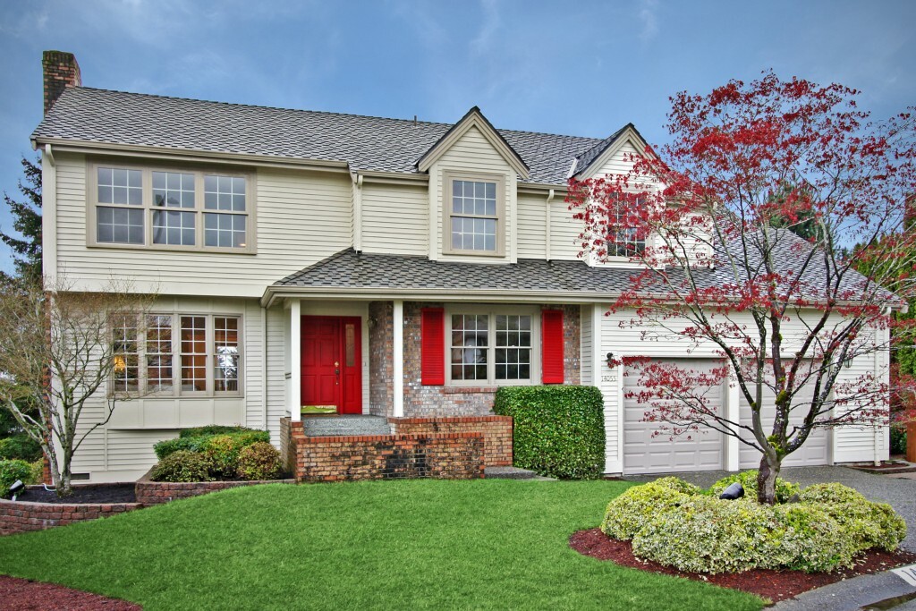 Property Photo: 14055 SE 63rd St WA 98006