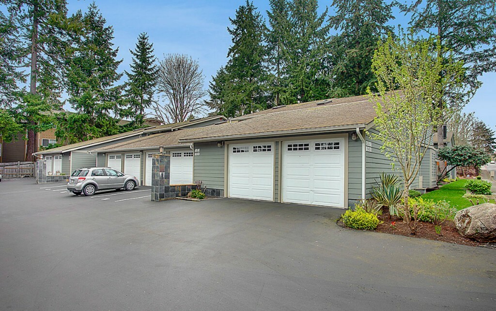 Property Photo:  15406 NE 15th Place C11  WA 98007 