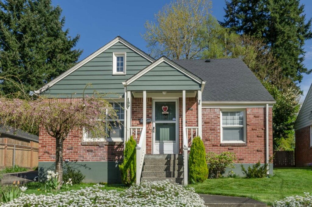 Property Photo:  137 Harvard Ave  WA 98466 