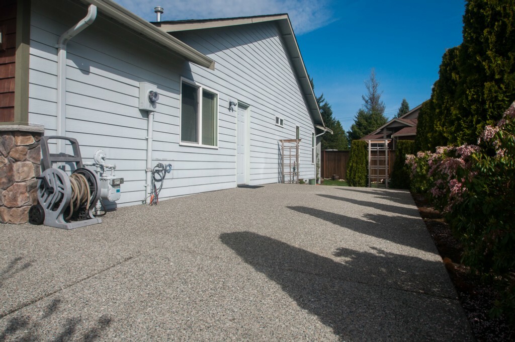 Property Photo: 15607 42nd Dr SE WA 98012