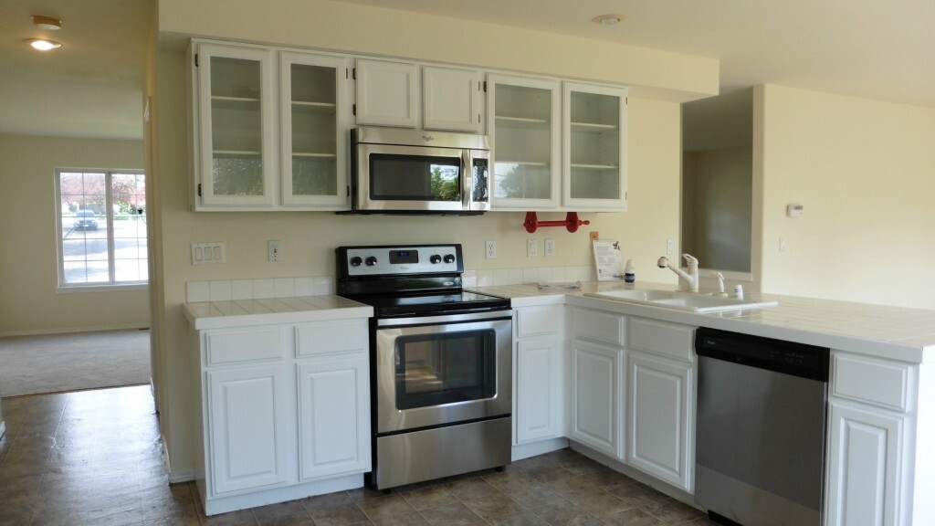 Property Photo: 526 N 17th Place WA 98273
