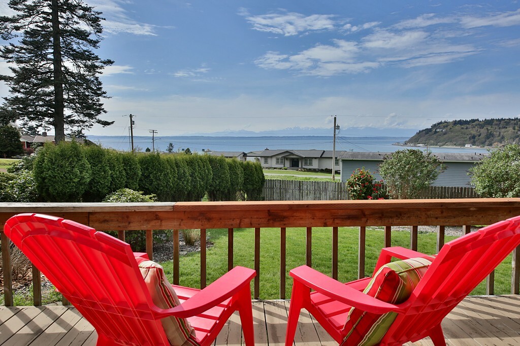 Property Photo:  8226 Cultus Dr  WA 98236 