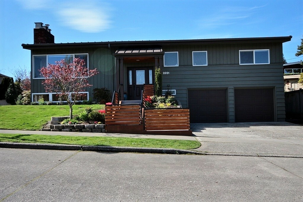 Property Photo:  2351 24th Ave W  WA 98199 