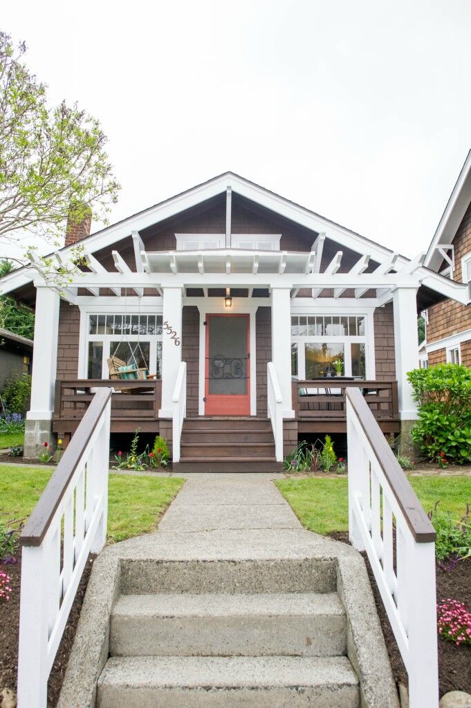 Property Photo: 5526 34th Ave NE WA 98105