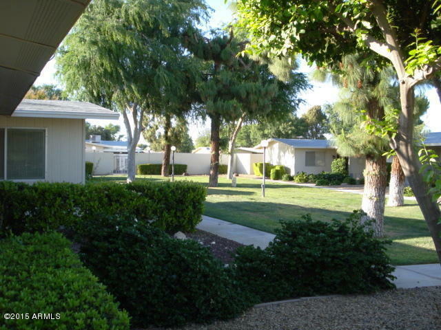 Property Photo: 9948 W Palmeras Drive AZ 85373