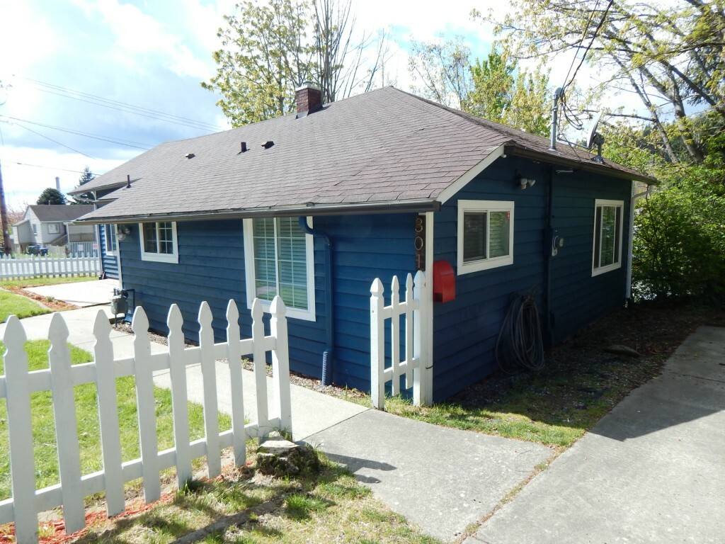 Property Photo:  301 Bryan Ave  WA 98312 