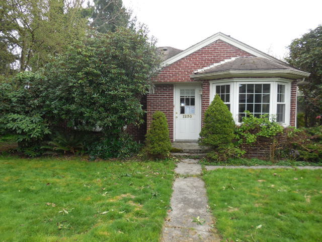 Property Photo:  1230 E Casino Rd  WA 98203 