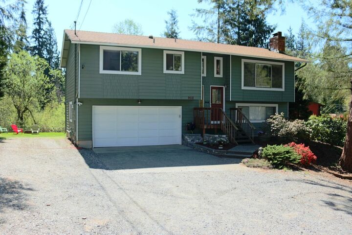 Property Photo:  9518 180th St SE  WA 98296 