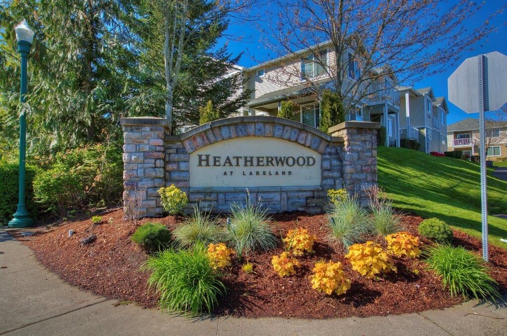 Property Photo:  1129 61st St SE 16-E  WA 98092 