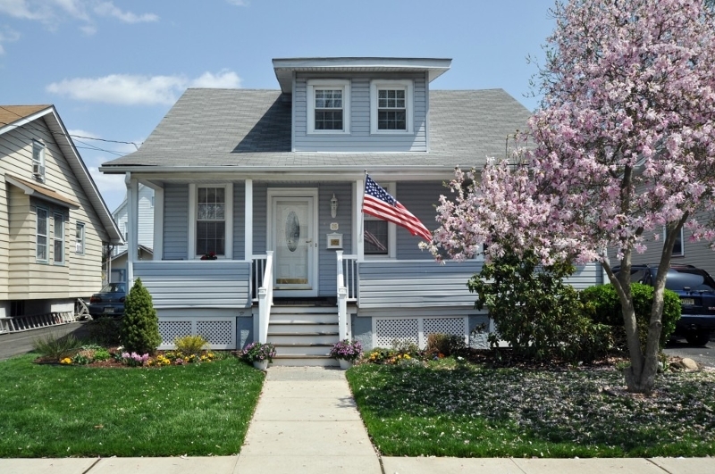 Property Photo:  26 Stratford Terrace  NJ 07016 