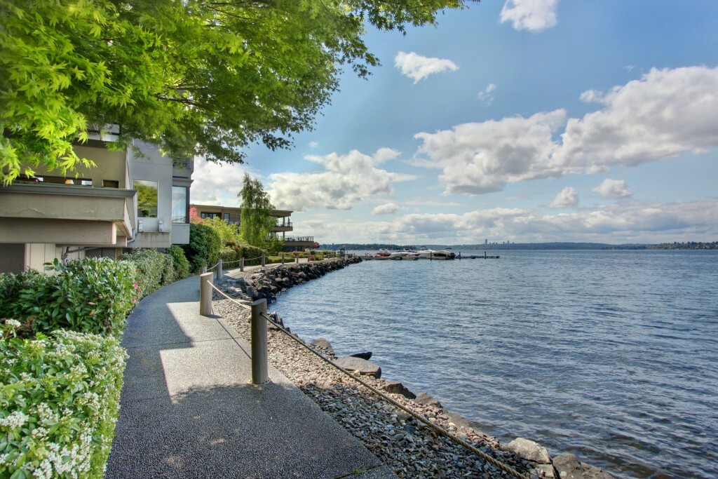 Property Photo:  827 Lake St S 105  WA 98033 