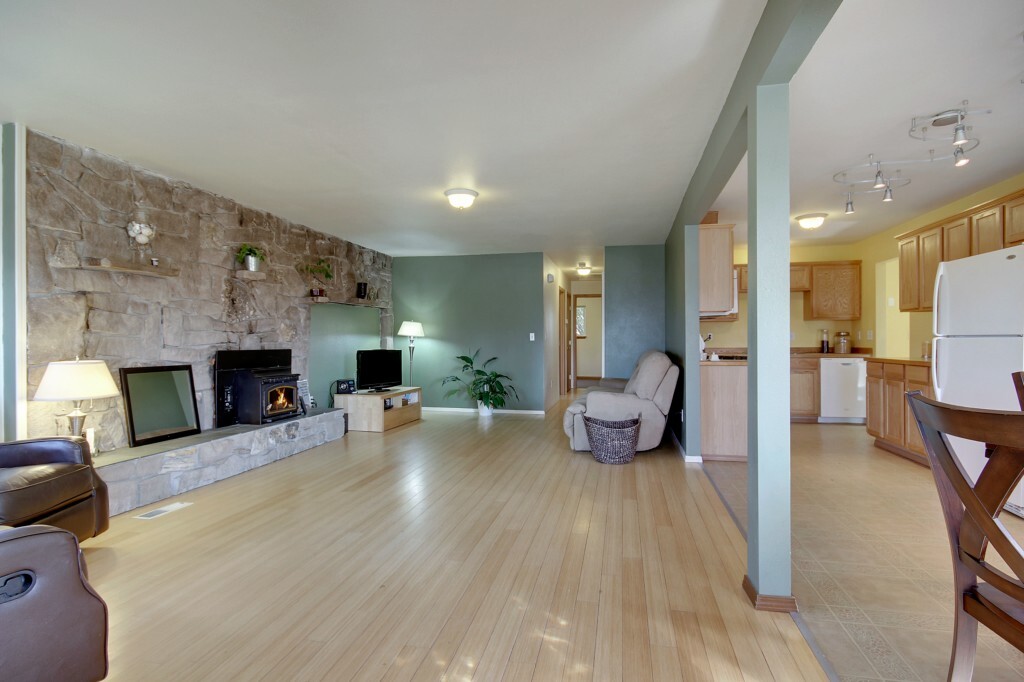 Property Photo: 8625 S G St WA 98444