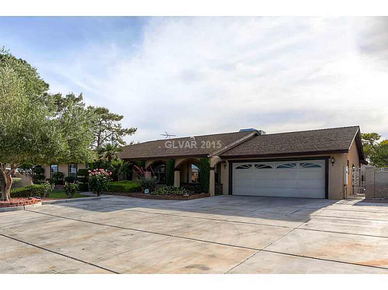 Property Photo: 7775 Bermuda Rd NV 89123