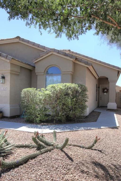 Property Photo: 42609 W Bunker Drive AZ 85138