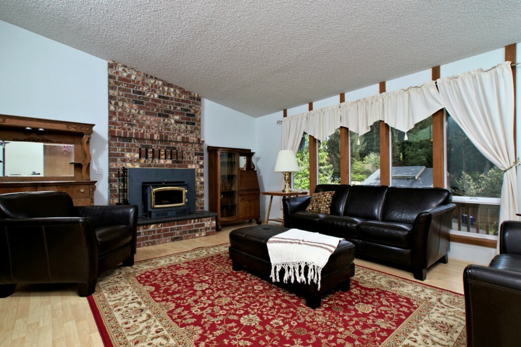 Property Photo:  630 Holly Lane  WA 98584 