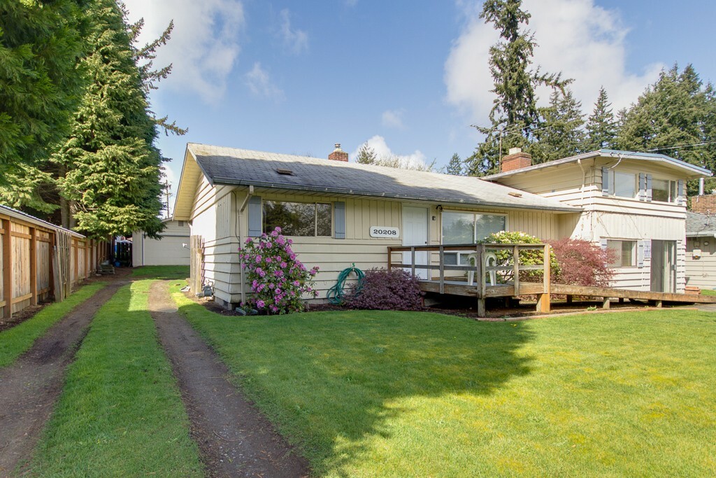Property Photo: 20208 73rd Ave W WA 98036