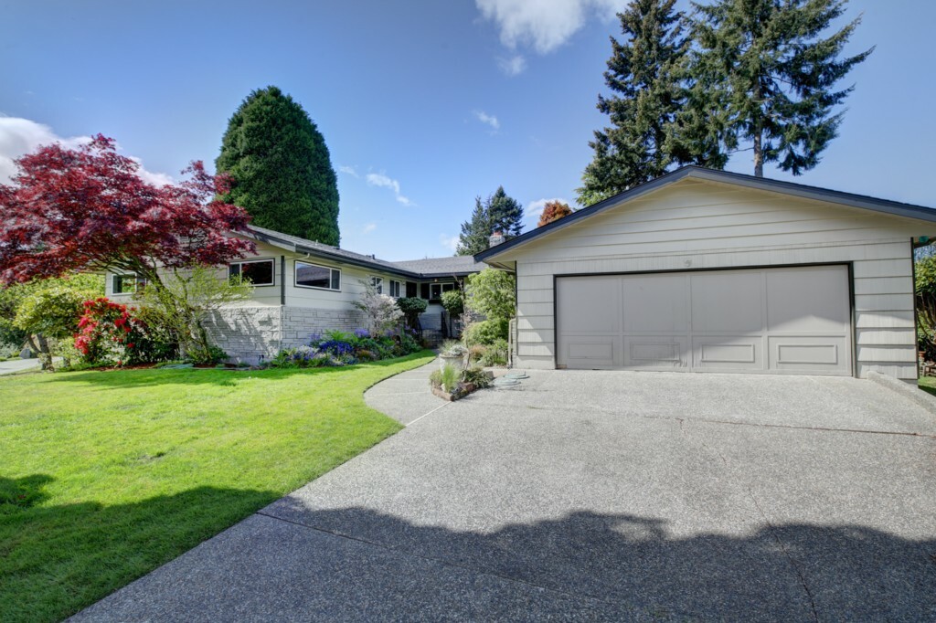 Property Photo: 17328 76th Ave W WA 98026
