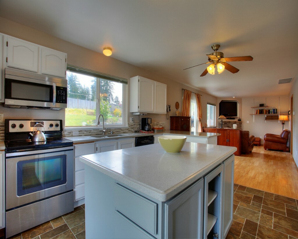 Property Photo:  11405 173rd Av Ct E  WA 98391 