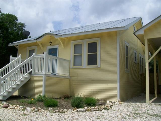 Property Photo: 2210 Whitebead Trail TX 78734