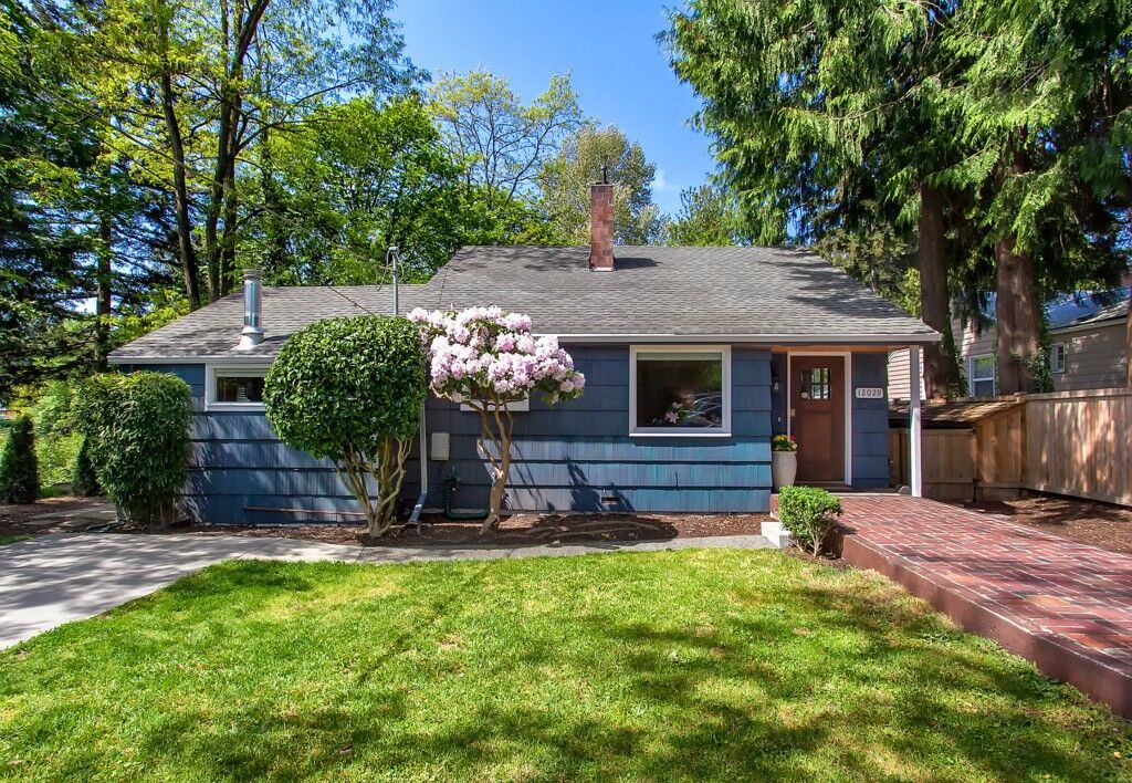 Property Photo: 12029 Hiram Place NE WA 98125