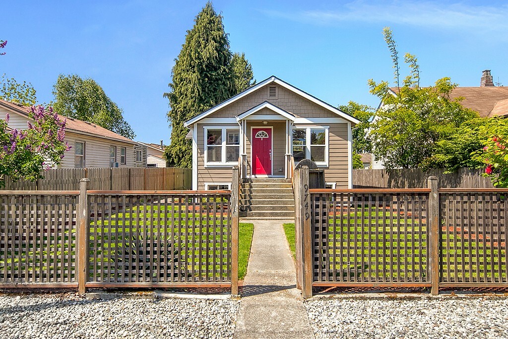 Property Photo:  9749 Palatine Ave N  WA 98103 