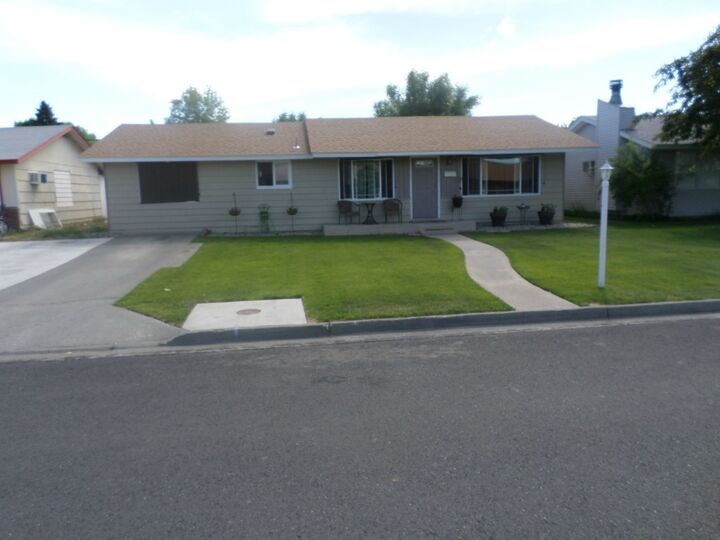 Property Photo:  48 NE J Street  WA 98823