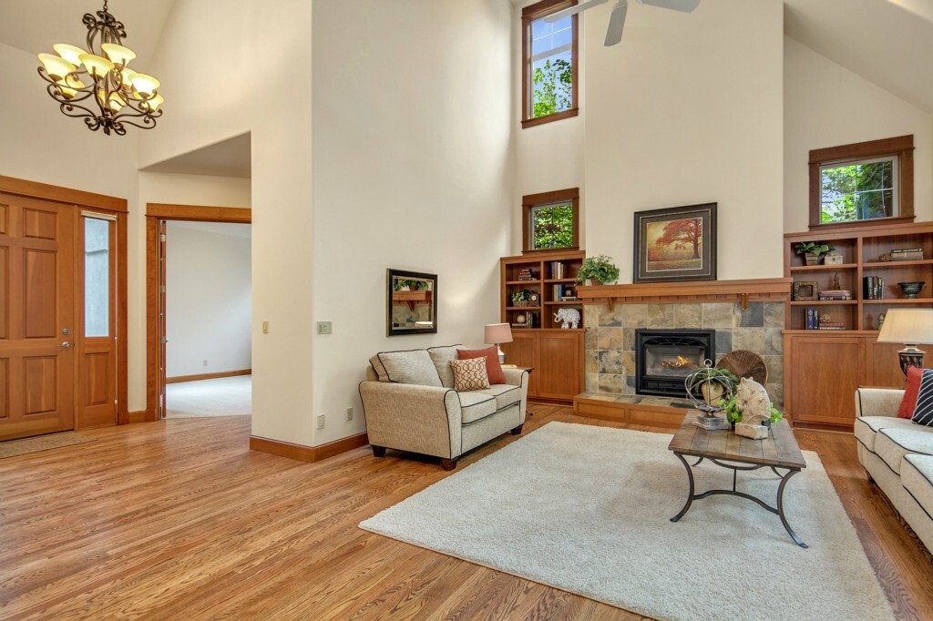 Property Photo: 8425 SE 69th Place WA 98040