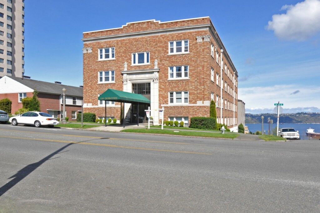 Property Photo: 301 N Tacoma Ave 404 WA 98403