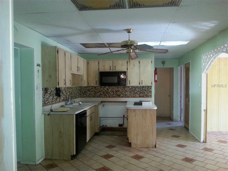 Property Photo: 9210 N Willow Avenue FL 33612