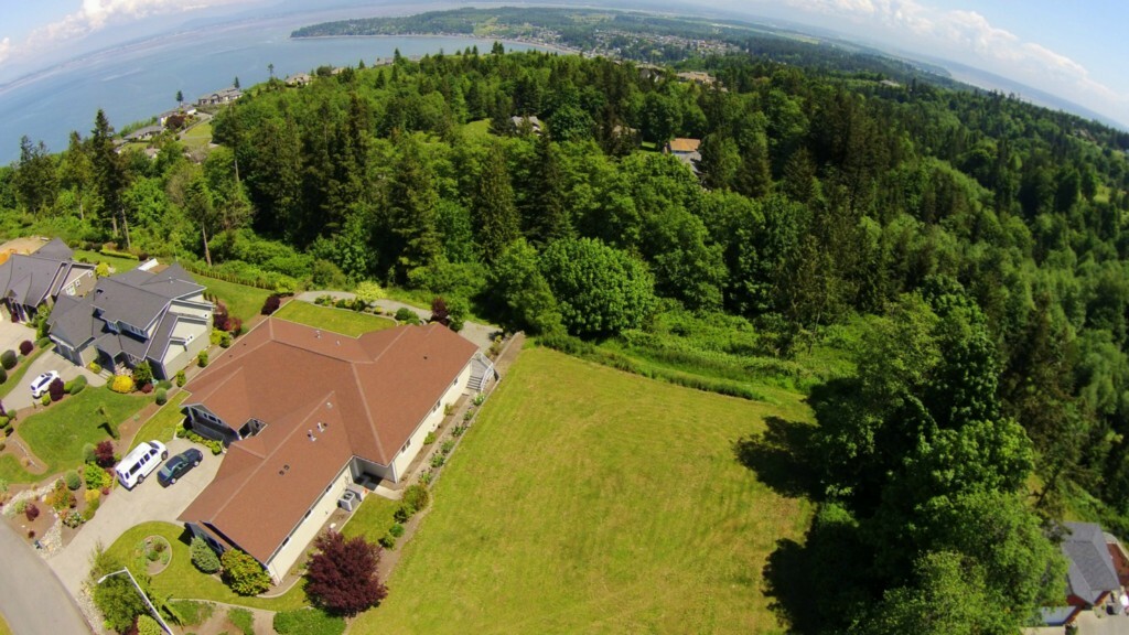 Property Photo: 31 Brentwood Dr WA 98282