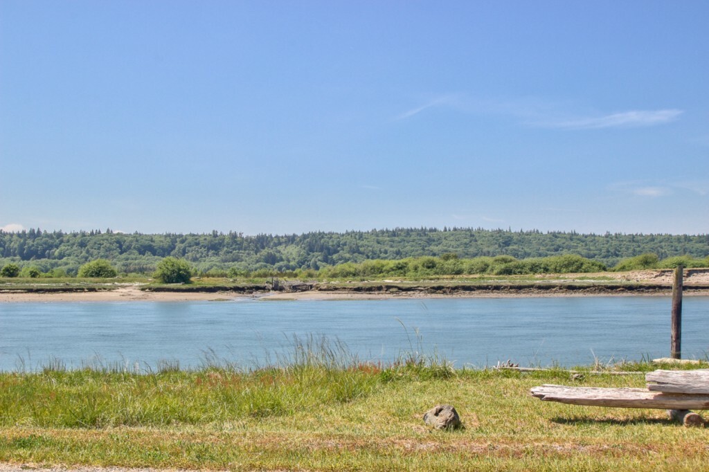 Property Photo: 14485 Channel Dr WA 98257