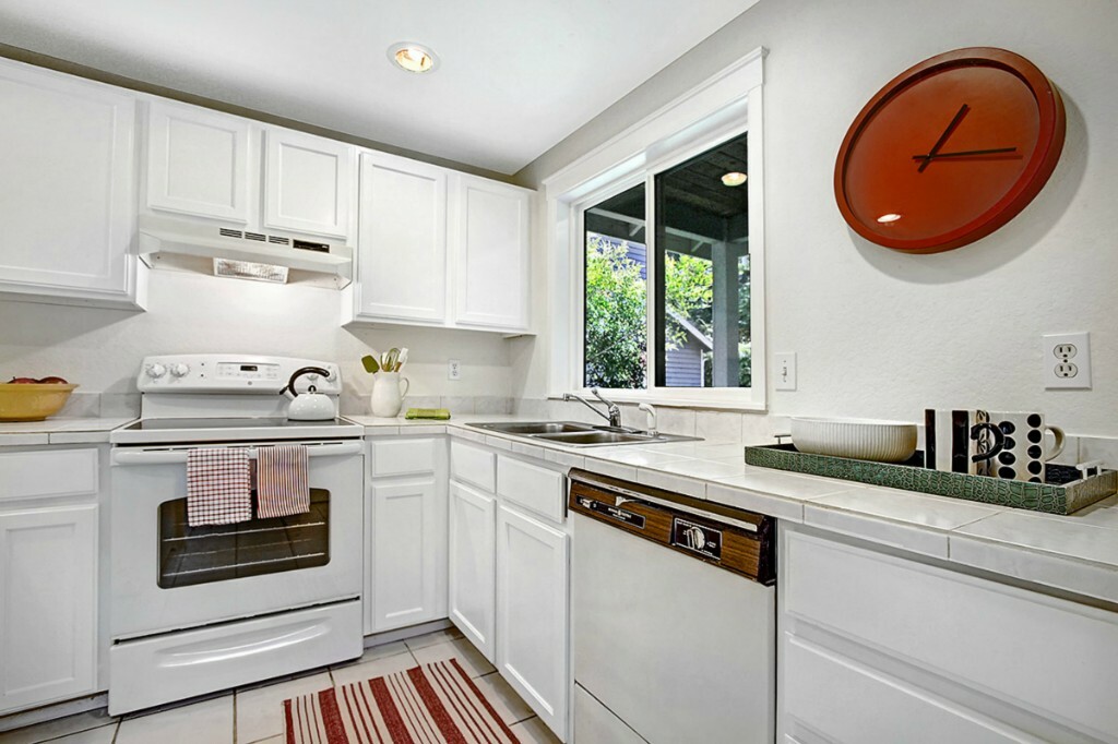 Property Photo:  3514 E Spruce St  WA 98122 