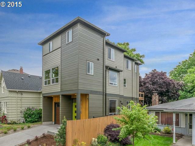Property Photo:  2114 SE 47th Ave  OR 97215 
