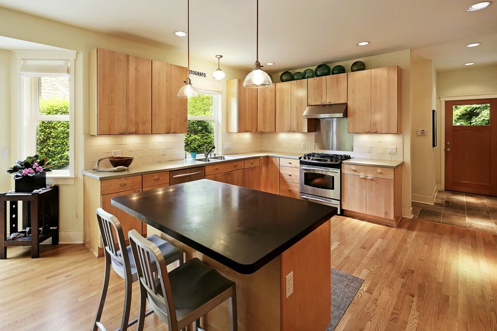 Property Photo: 4500 SW Hemlock Wy WA 98136