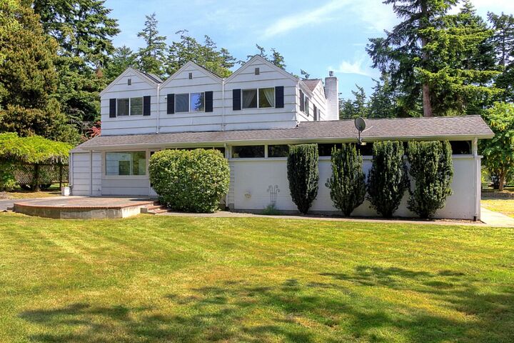 Property Photo: 871 N Park Ave WA 98277