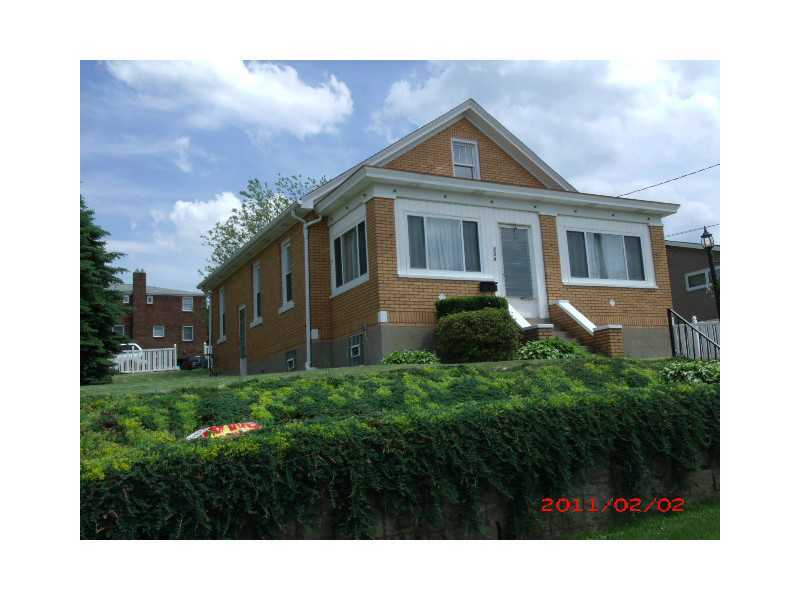 Property Photo:  704 Washington Ave  PA 15644 