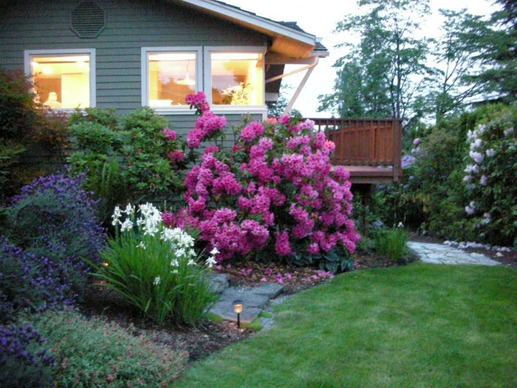 Property Photo:  10521 NE 48th Place  WA 98033 