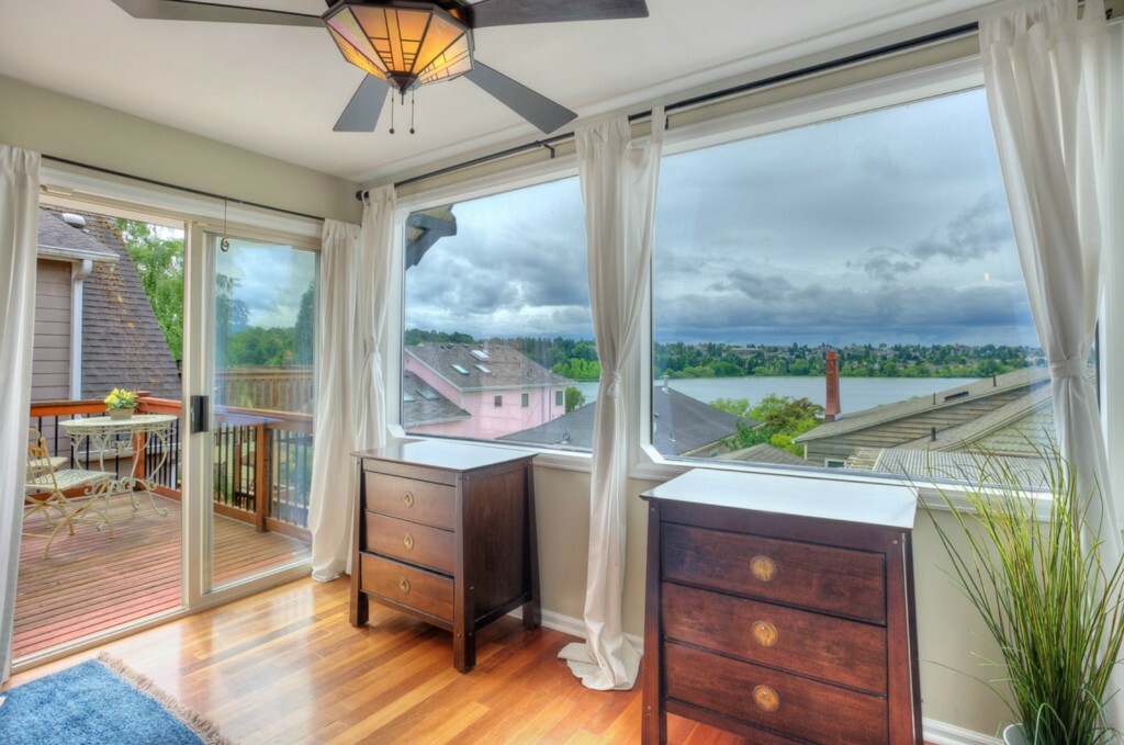 Property Photo: 5843 Woodlawn Ave N WA 98103