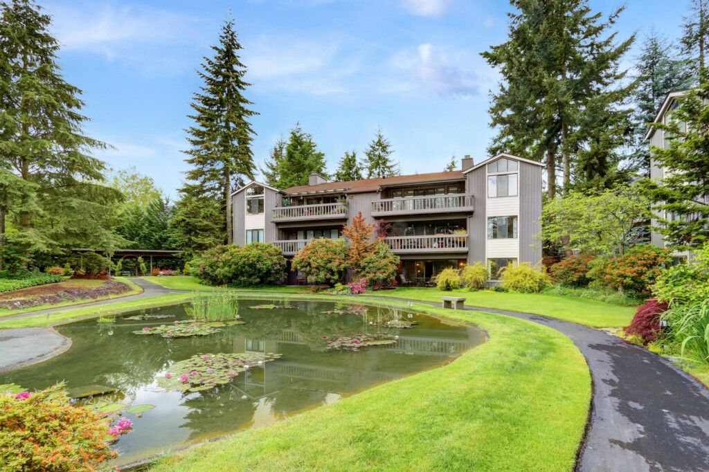 Property Photo: 1533 NE 143rd St H-1 WA 98125