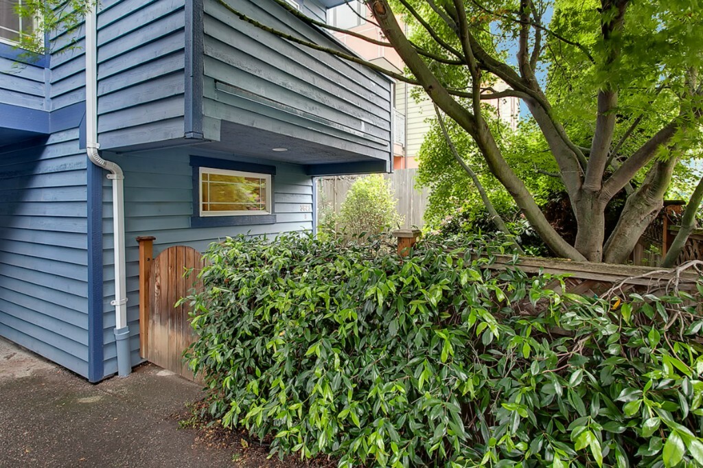 Property Photo:  3623 Dayton Ave N B  WA 98103 