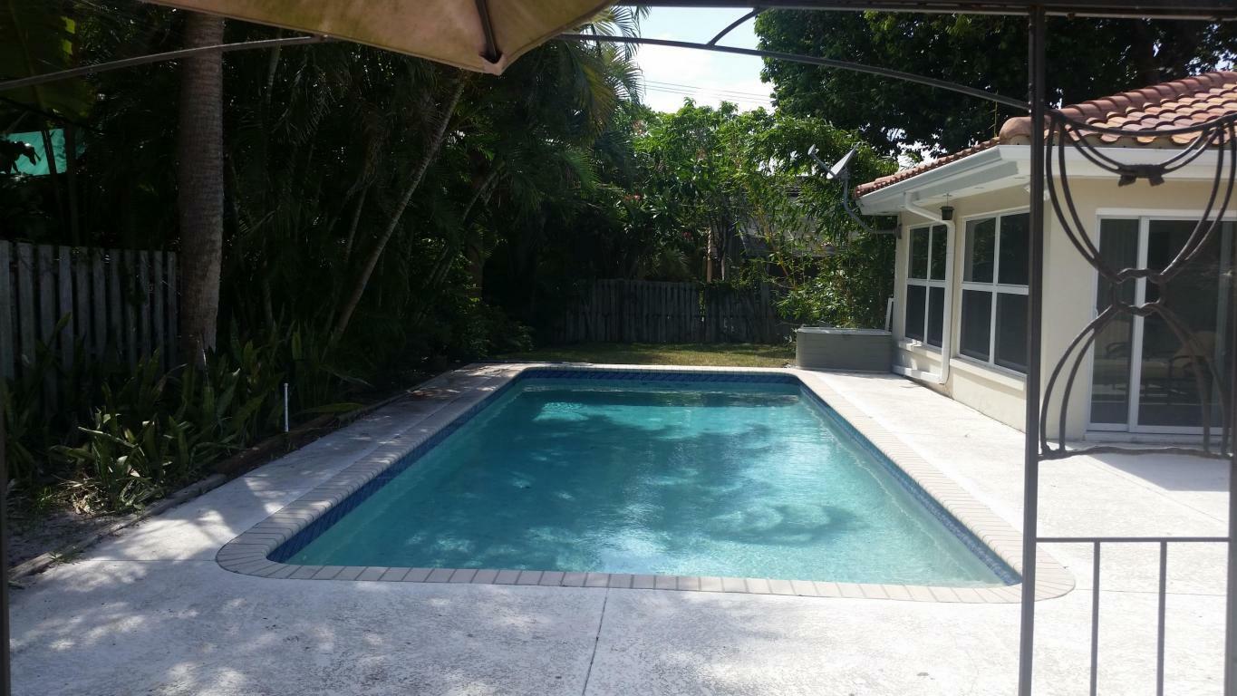 Property Photo:  450 NW 16th Street  FL 33432 