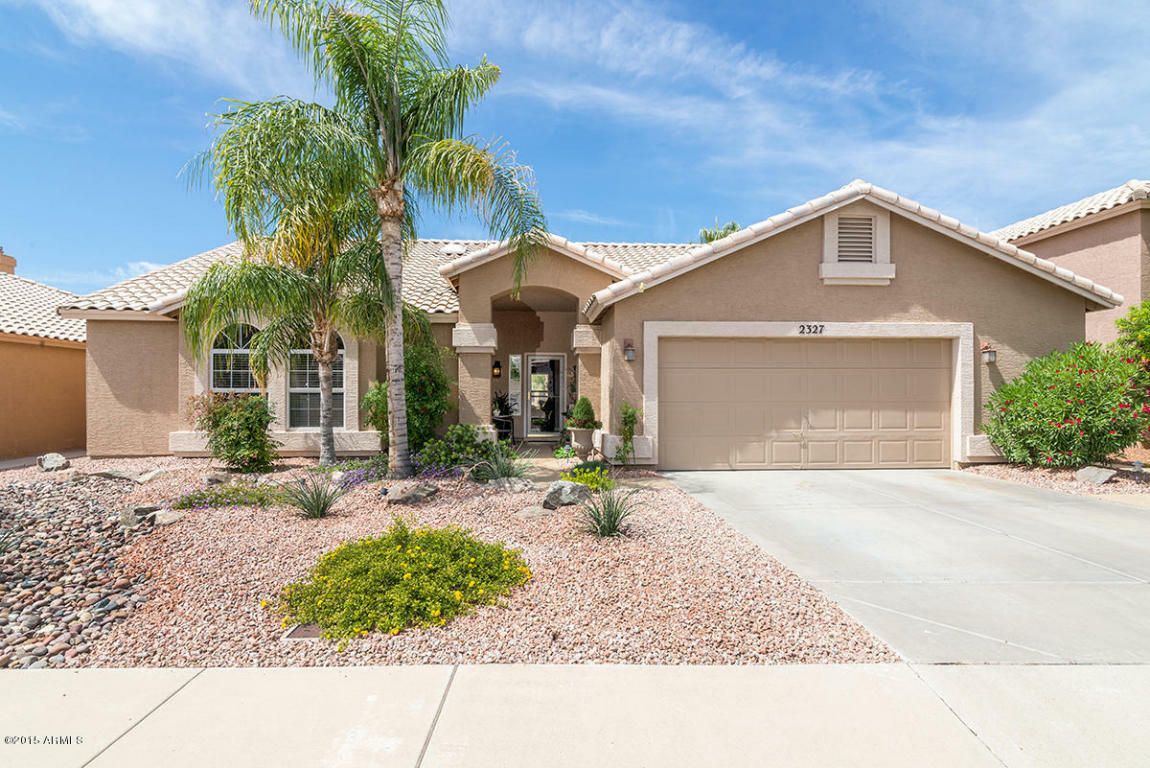 Property Photo:  2327 E Taxidea Way  AZ 85048 