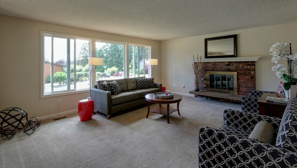 Property Photo:  4507 238th Place SW  WA 98043 