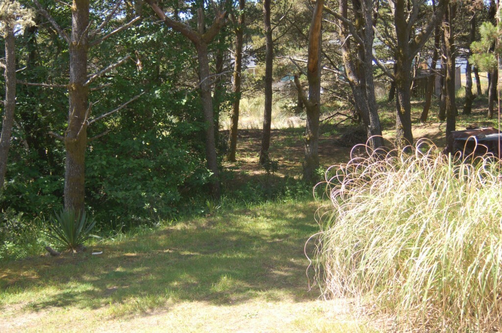 Property Photo:  12 S Aberdeen St  WA 98595 