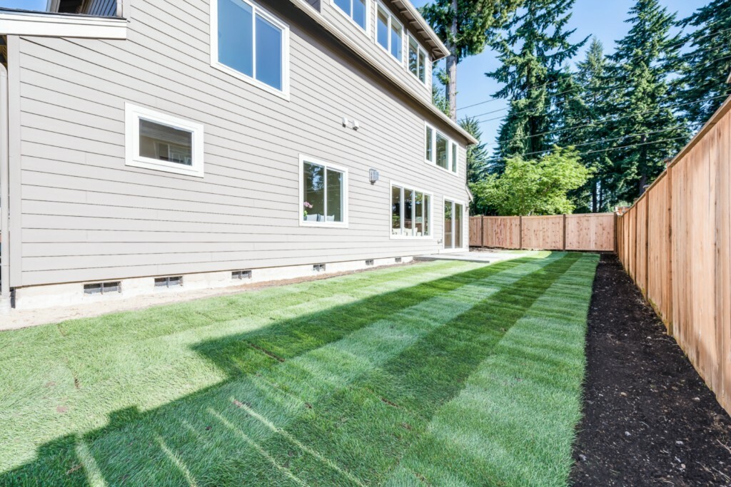 Property Photo:  15330 SE 22nd Street L-1  WA 98007 